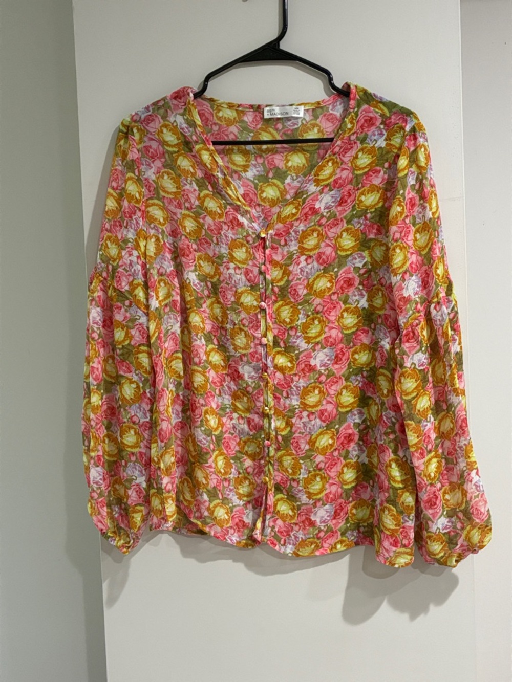 89th & Madison NWT Full House Pink Floral Button-Front Blouse